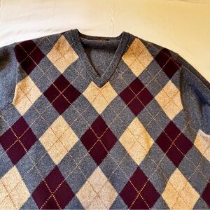 Brooks Brothers V-Neck Argyle Sweater - Gray, Cream, and Brown Size XL